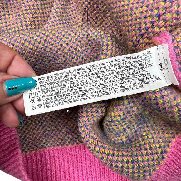 Forever 21 AOP Happy Face Floral V-Neck Cropped Cardigan Sweater FLAW Pink Large - Picture 6 of 6